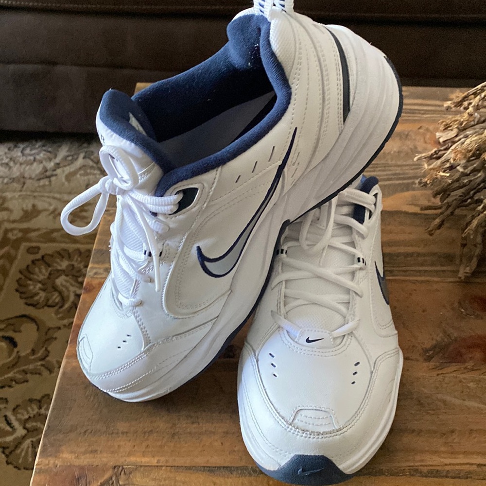NIKE AIR